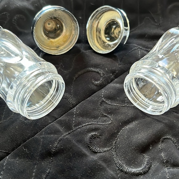 Vintage FOSTORIA REVERE Crystal Glass Chrome Salt and Pepper Shakers - Picture 6 of 8